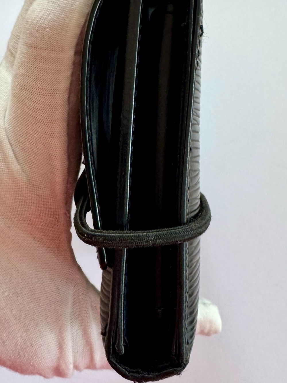 Louis Vuitton Black Epi Trifold Compact Wallet - Picture 4 of 6